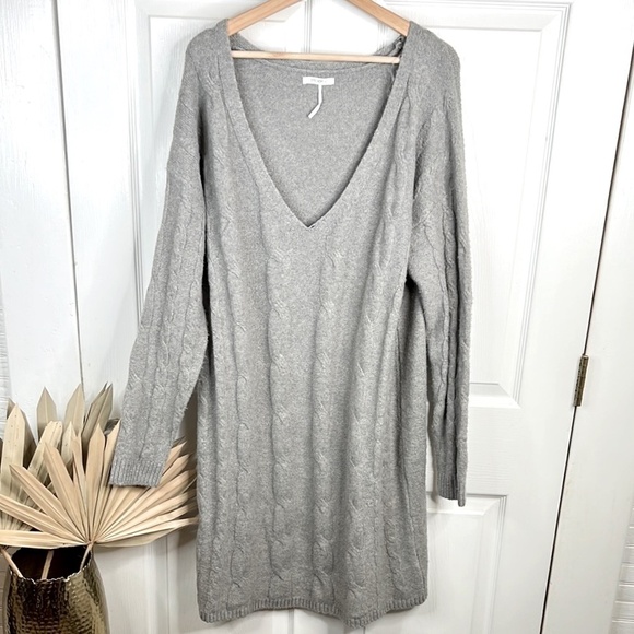 Stitchdrop Women's V-Neck Knit Sweater Dress Gray Size M Knee Length Soft - Picture 1 of 12